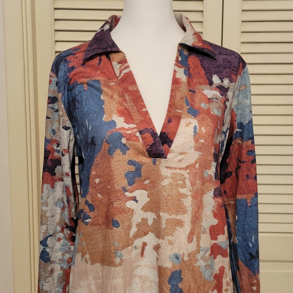 Water Color Print Top. V Neck Long Sleeve Slight flare collar. Womens Size Small